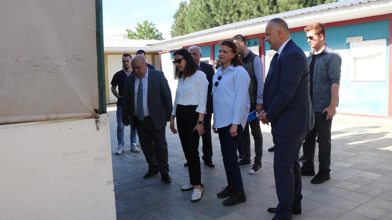 Yalova Cinarcik Belediye Baskan Vali Sokak Hayvanlari Rehabilitasyon Merkez Ziyaret (6)