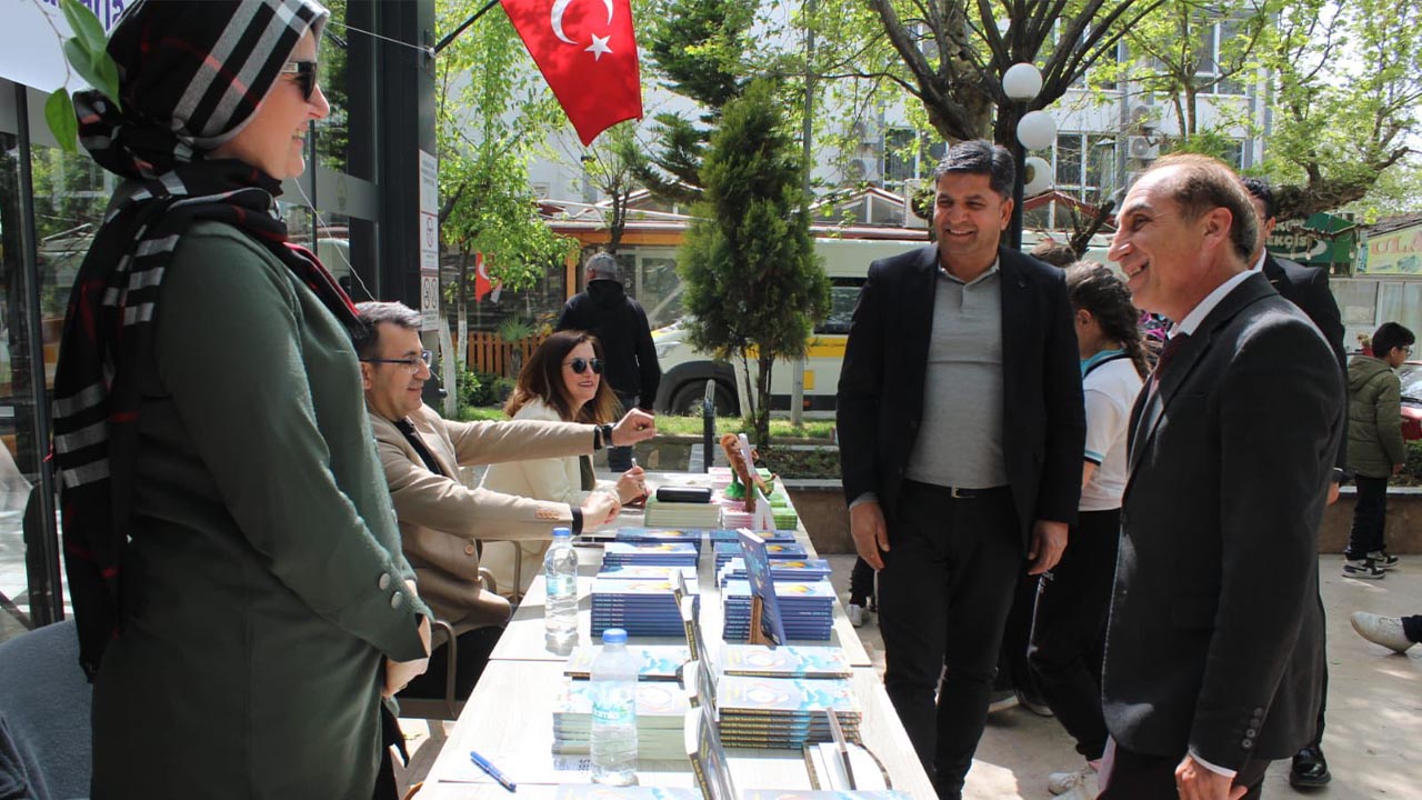 Yalova Cinarcik Ilce Milli Egitim Kitap Fuar Senlik (5)