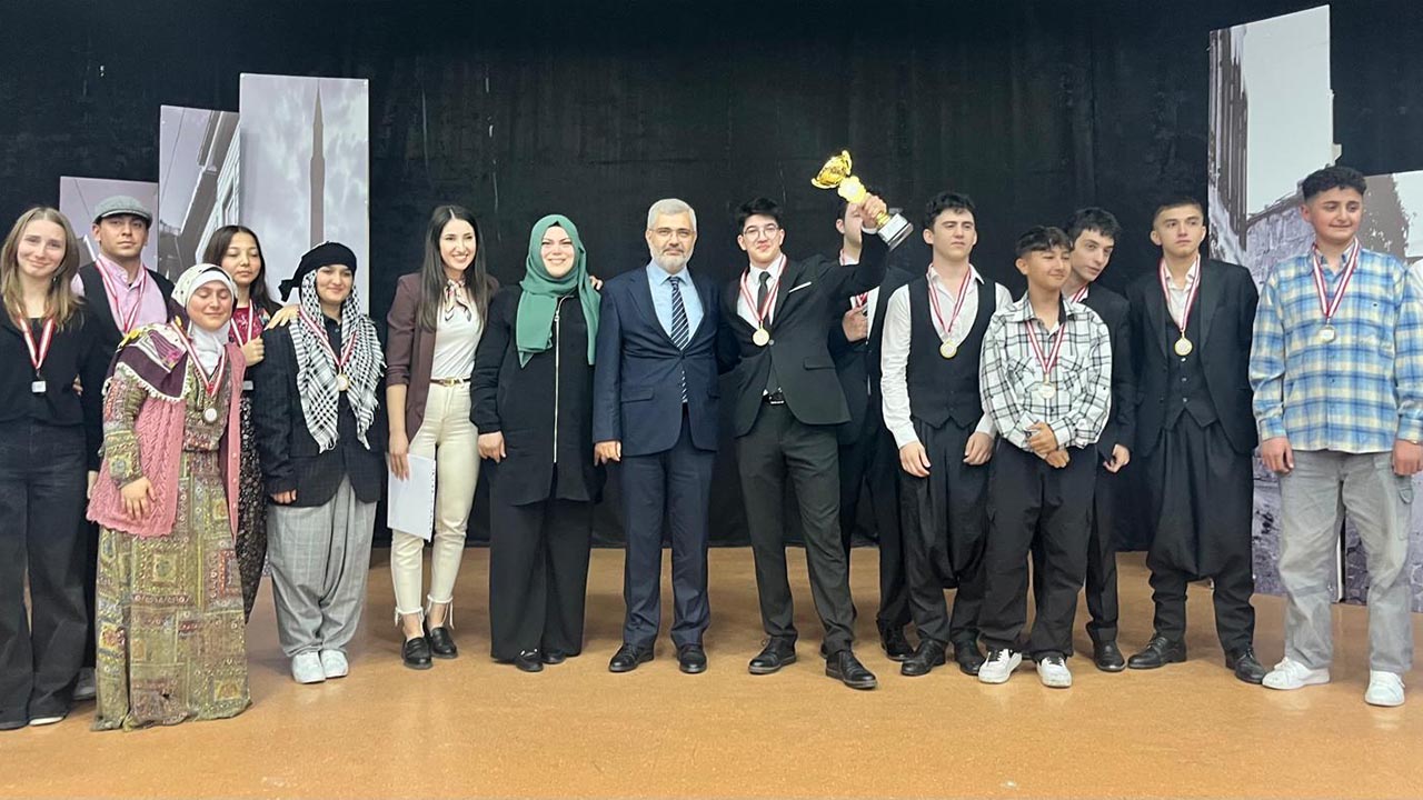 Yalova Il Milli Egitim Mudurlugu Tiyatro Final Program (2)