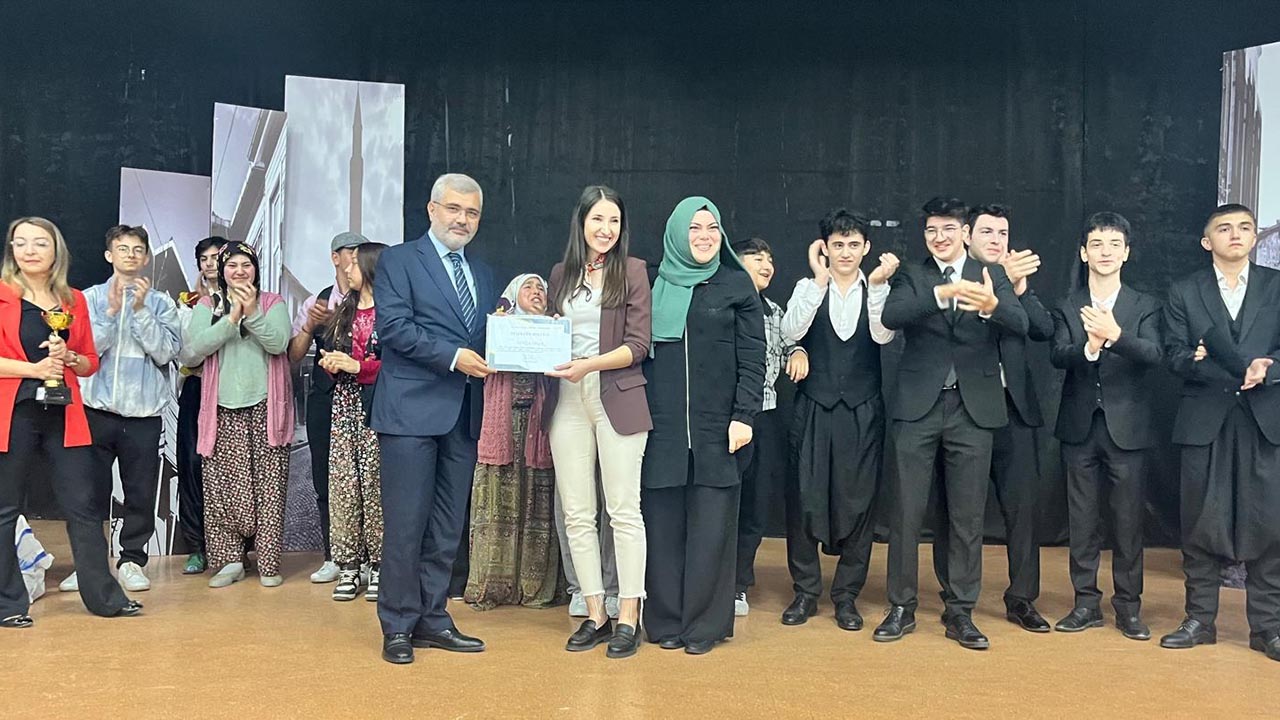 Yalova Il Milli Egitim Mudurlugu Tiyatro Final Program (3)