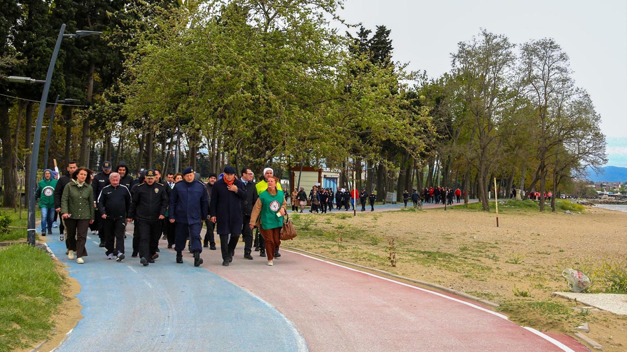 Yalova Il Saglik Mudurluk Yuruyen Kosk Sahil Yuruyus (3)