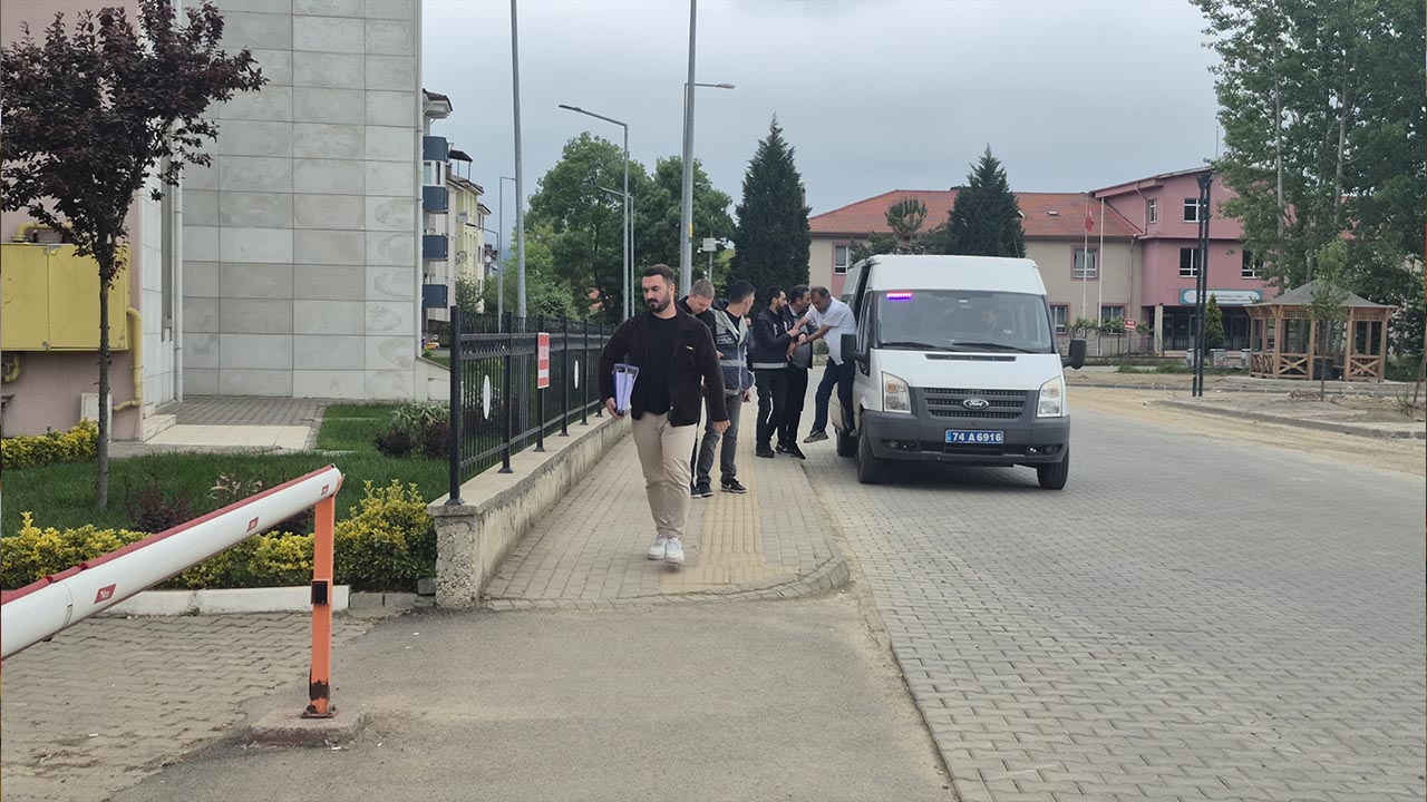Yalova Istanbul Sahte Polis Cete Gozalti (1)