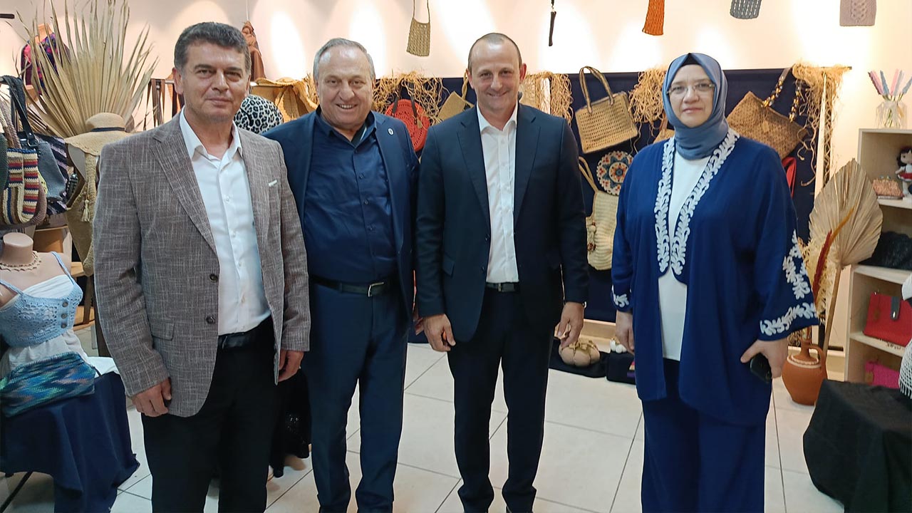 Yalova Kent Konsey Baskan Kadin Meclis Adem Sodam Sergi Katilim (1)