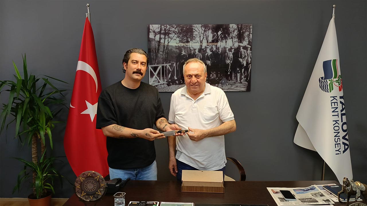 Yalova Kent Konseyi Baskan Ardic Bicak Firma Temsilci Ziyaret Gorusme Hediye (1)
