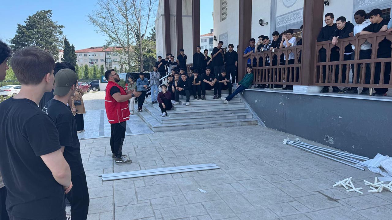 Yalova Kizilay Okul Kanpanya Sabri Eksinozlugil Imam Hatip Farkindalik Kan Bagis Afet (1)