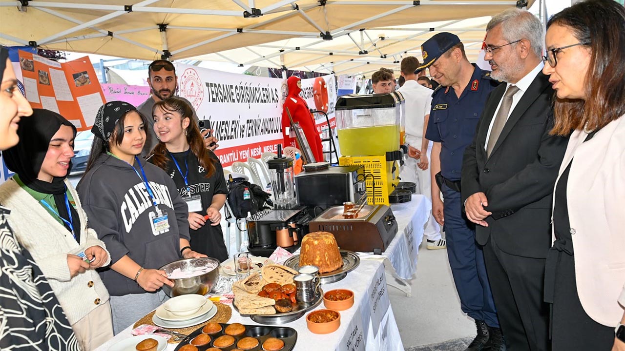 Yalova Mesleki Ve Teknik Eğitim Fuarı Açıldı (1)