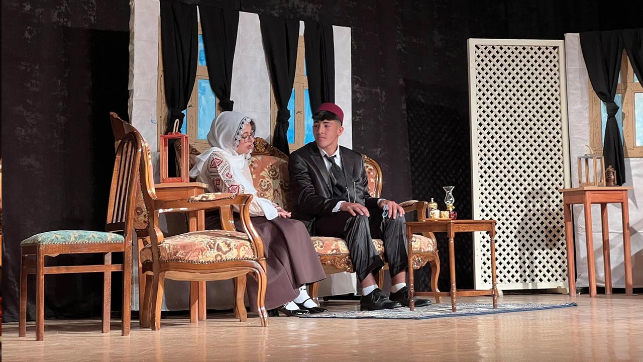 Yalova Ogretmen Tiyatro Vali Hulya Kaya (3)
