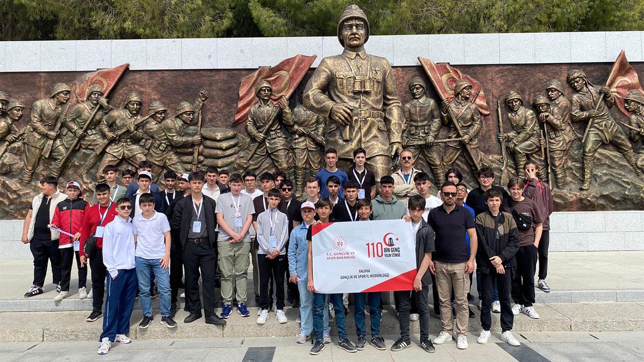Yalova Sehit Sercan Yazar Lise Canakkale Gezi (1)
