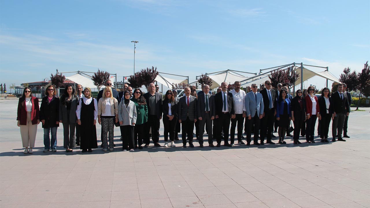 Yalova Sgk Il Mudurluk Hafta Ataturk Anit Kutlama (1)