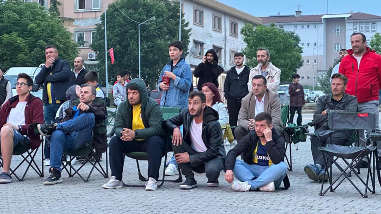 Yalova Subasi Fenerbahce Sampiyon Basketbol (2)