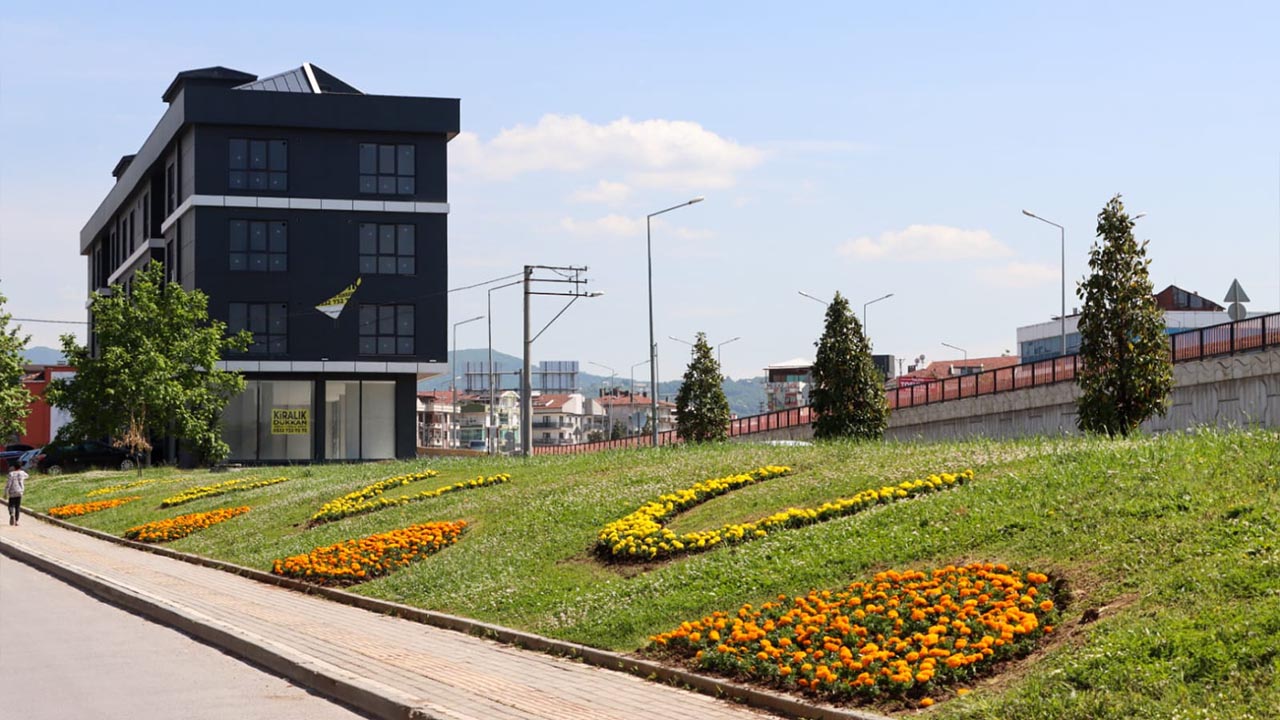 Yalova Temizlik Park Bahceler Mudurluk Personel Guzellestirme Calisma (6)