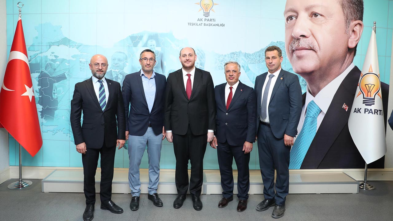 Yalova Termal Belediye Baskan Heyet Ankara Vekil Teskilat Baskani Ziyaret Gorusme (1)