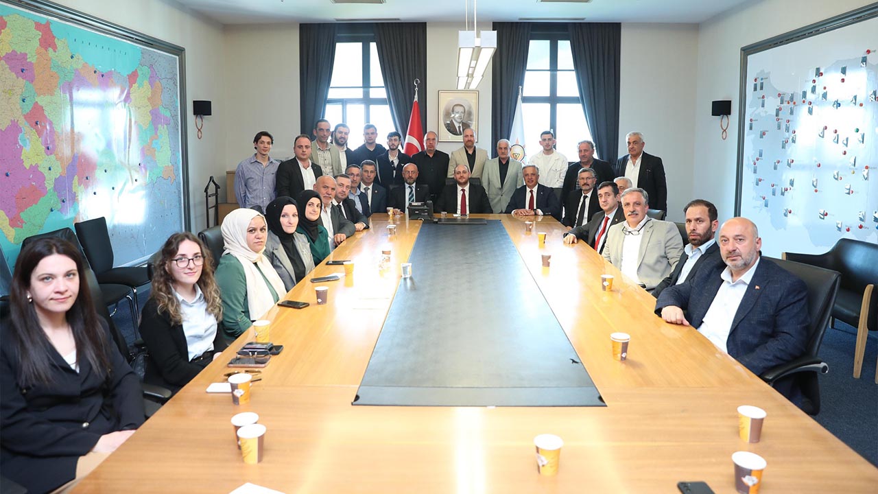 Yalova Termal Belediye Baskan Heyet Ankara Vekil Teskilat Baskani Ziyaret Gorusme (3)
