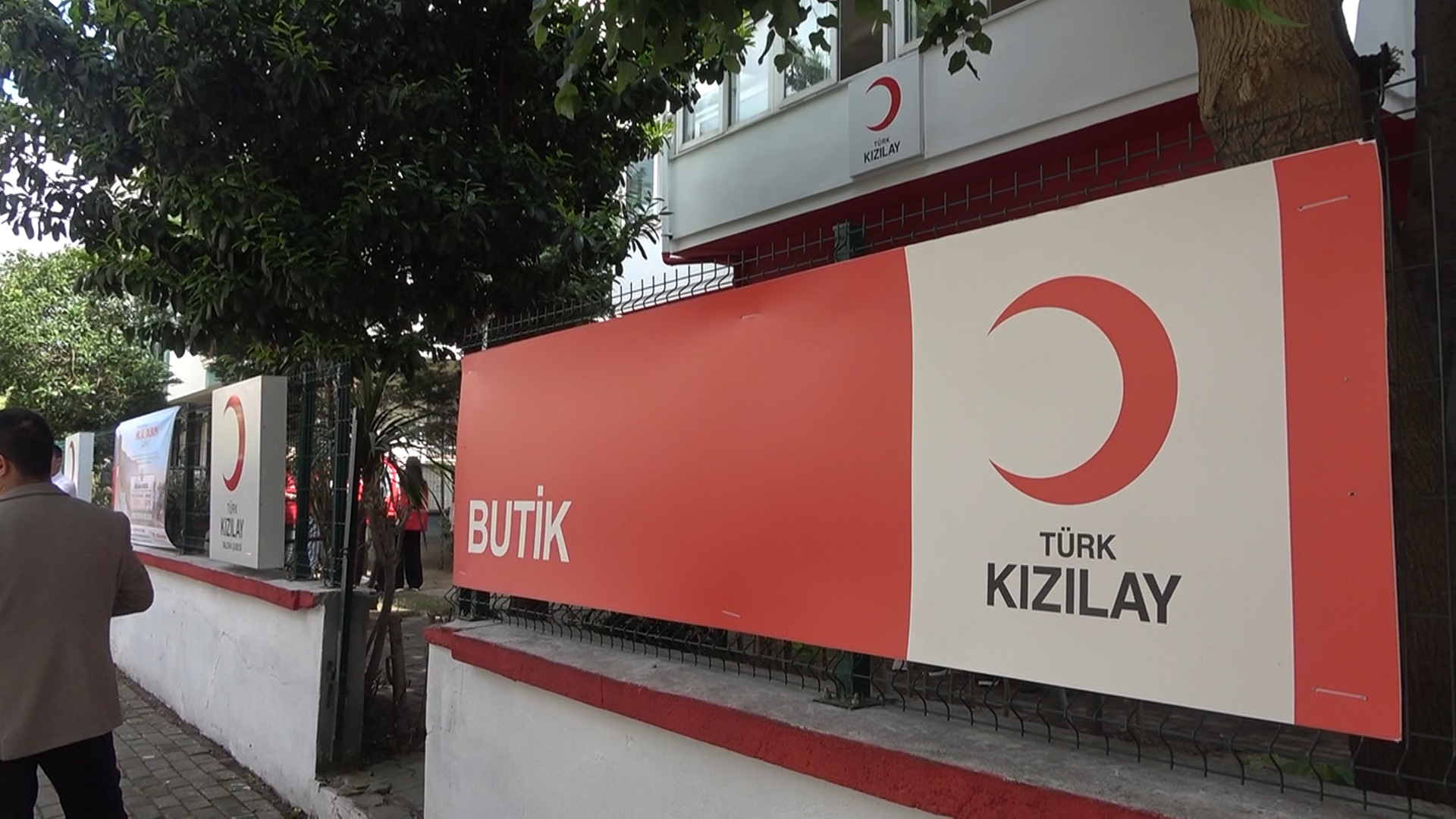 Yalova Turk Kizilay Sube Ucretsiz Magaza Acilis (2)