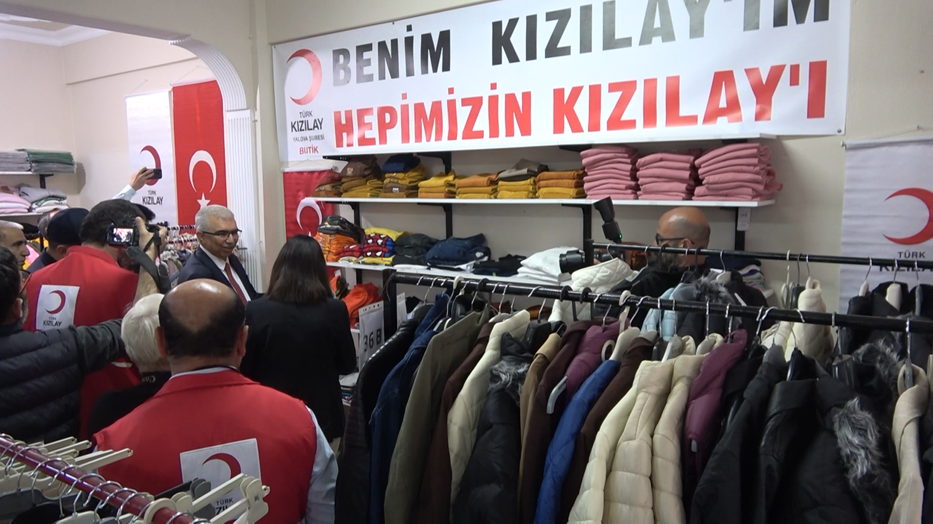 Yalova Turk Kizilay Sube Ucretsiz Magaza Acilis (8)