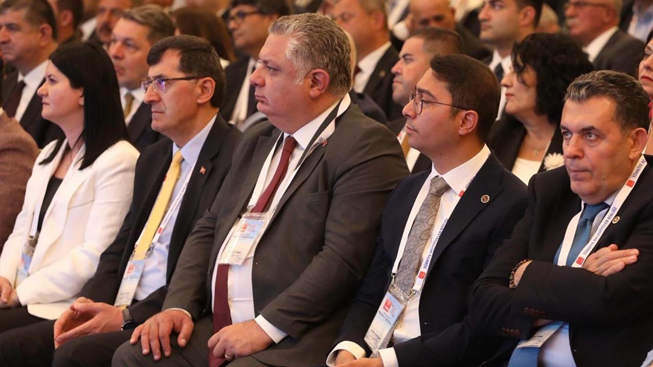 Yalova Turkiye Belediye Meclis Toplanti Birlik Baskan Mehmet Gurel (1)