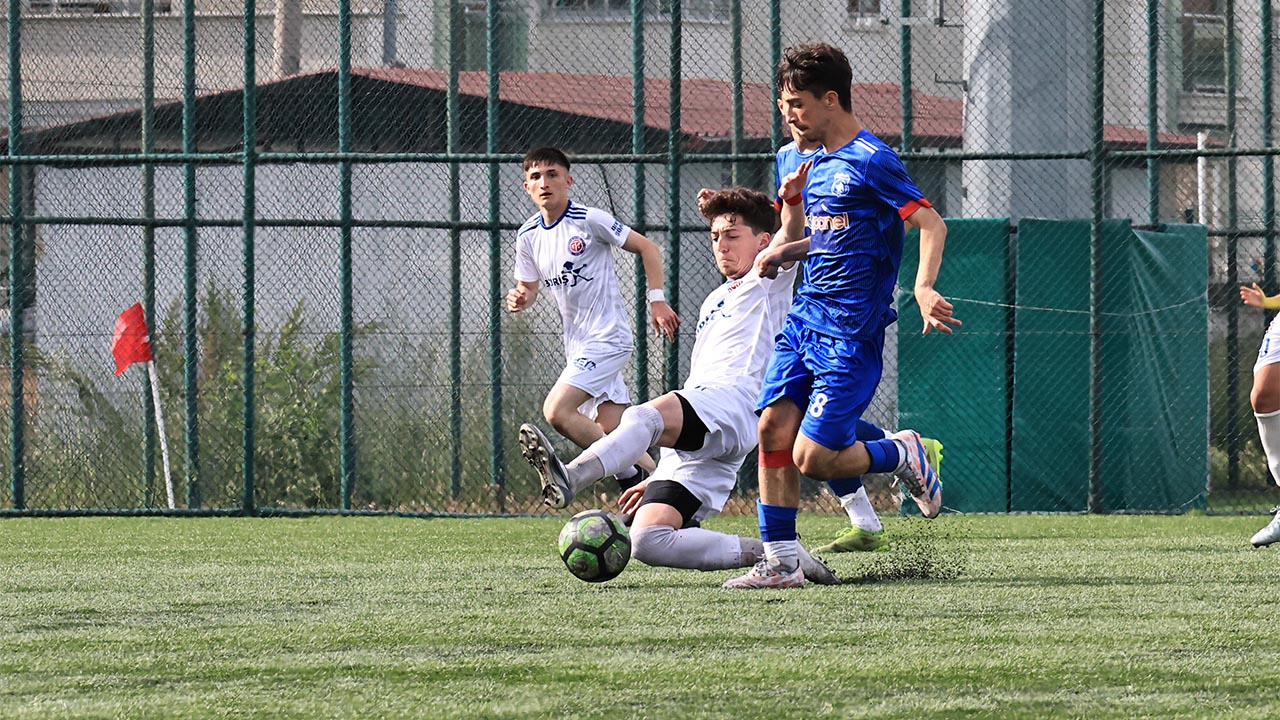 Yalova Turkiye Futbol Federasyon U18 Sampiyona Maclar (3)