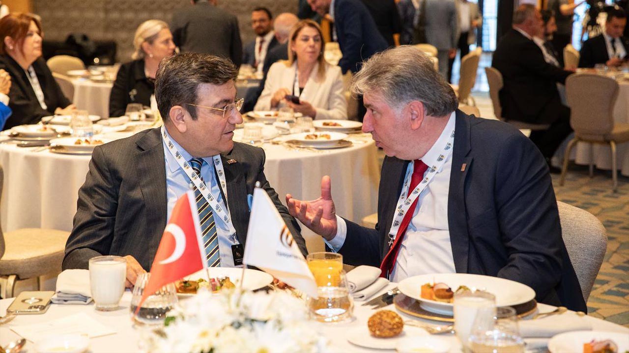 Yalova Universite Rektor Istanbul Ilim Yayma Cemiyeti Akademik Toren Toplanti (4)