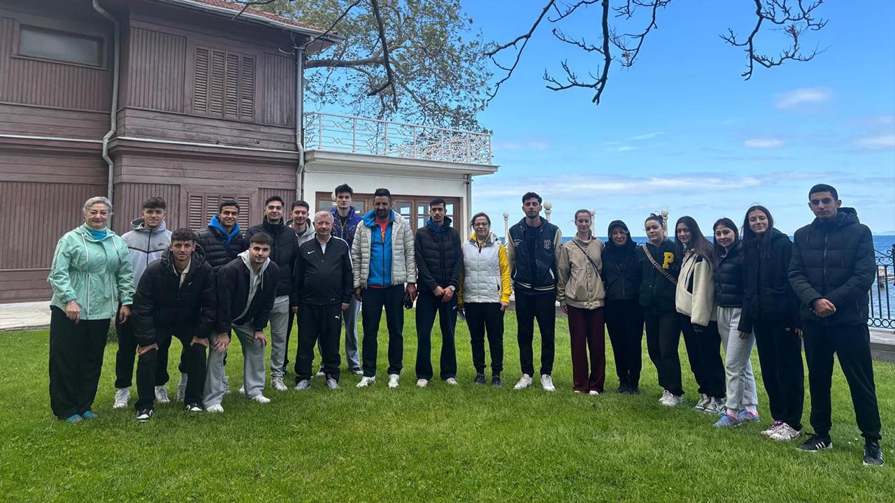 Yalova Universite Yuruyen Kosk Spor Bilim Fakulte Yuruyus (2)
