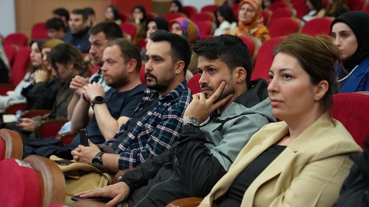 Yalova Universitesi Islami Bilimler Fakulte Ogretim Uye Karabuk Ogrenci Sempozyum (3)