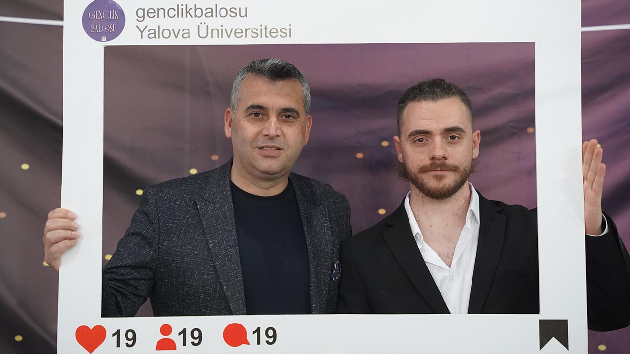 Yalova Universitesi Ogrenciler Ogrenci Balo 19 Mayis Genclik Okveto (8)