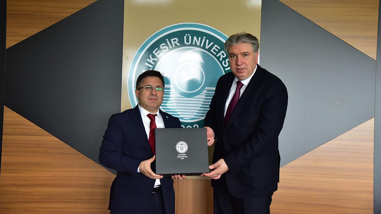 Yalova Universitesi Rektor Mehmet Bahcekapili Balikesir Ziyaret (1)