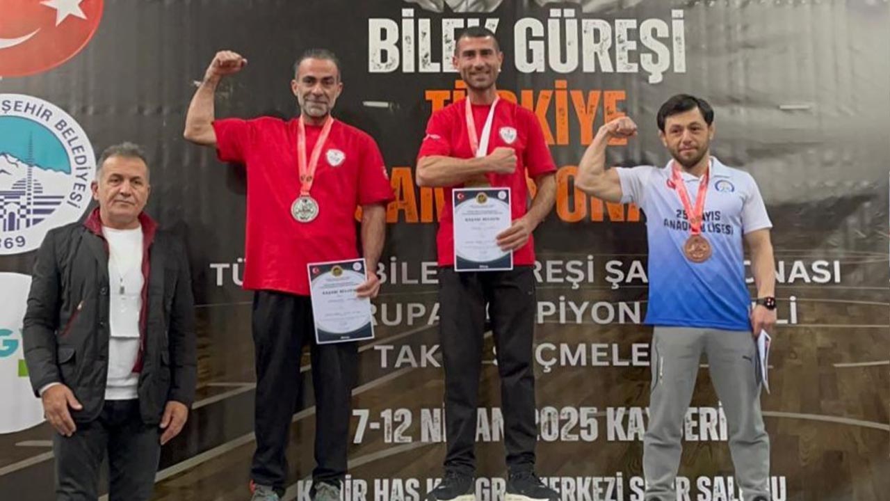 Yalova Milli Takim Kas Vucut Gelistirme Bilek Guresi Birkan Abdulkadir Mevlut (2)