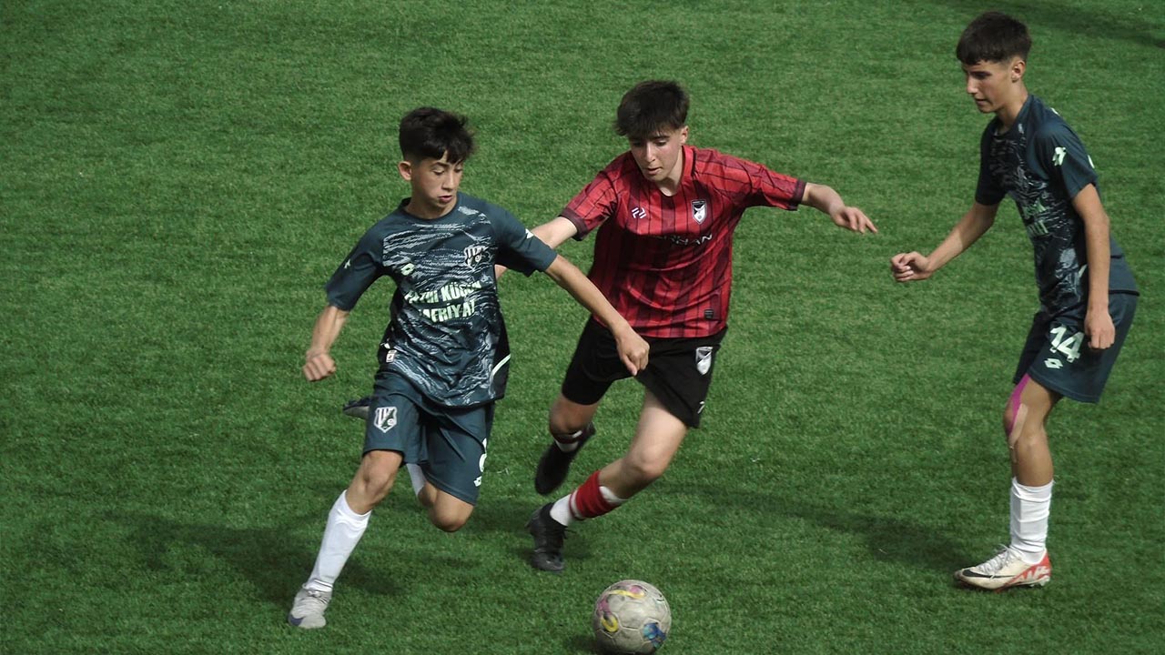Yalova Yalovagucu Futbol Turkiye Sampiyona (1)