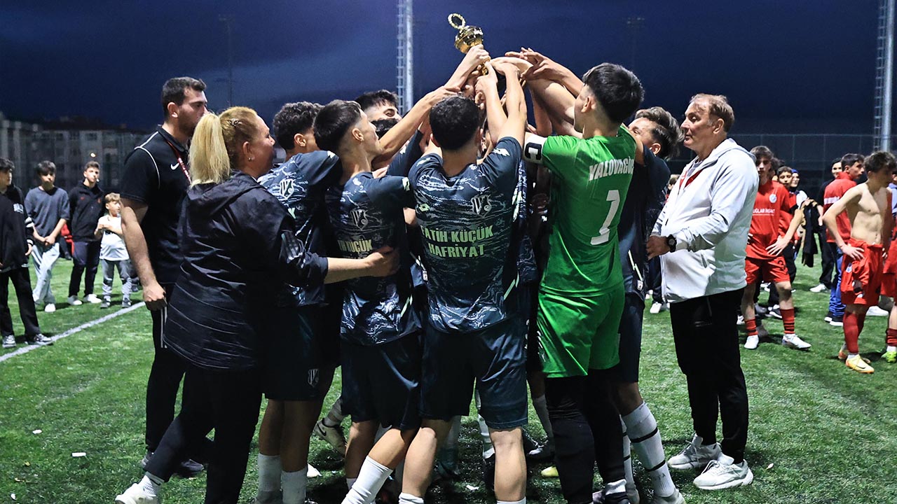 Yalova Yalovagucu Sampiyon U15 Lig (5)