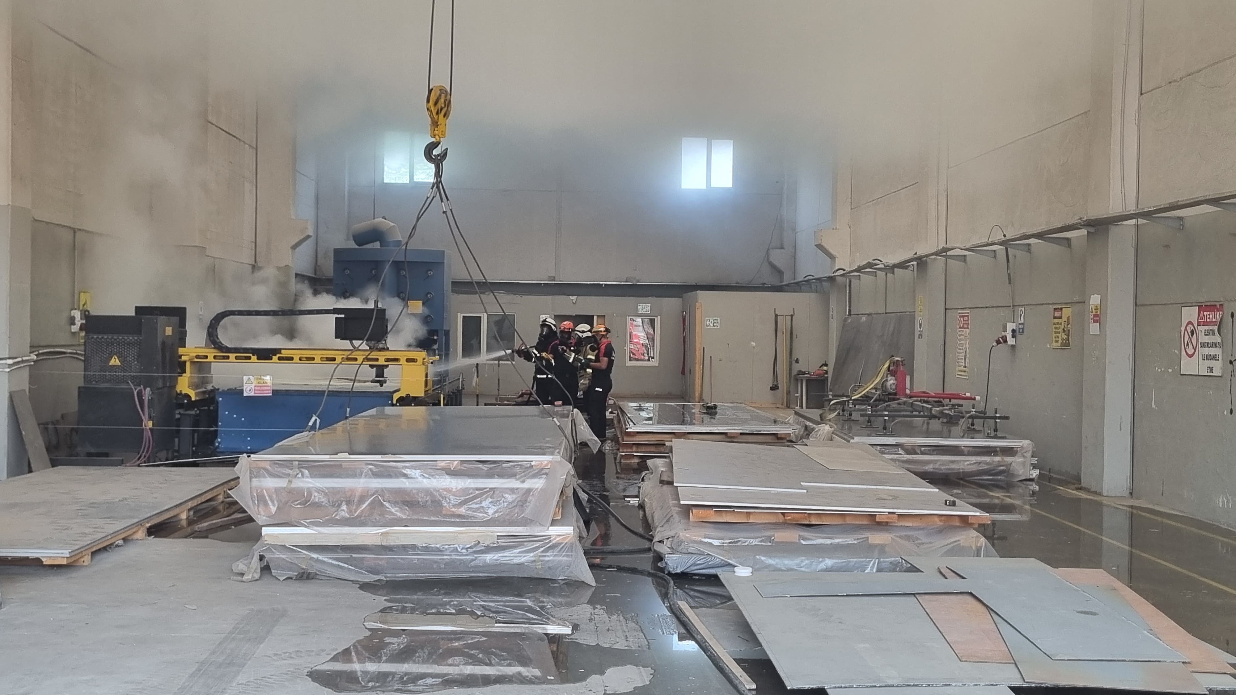 Yalova Afad Taskopru Sanayi Site Metal Yangin Mudahale (2)
