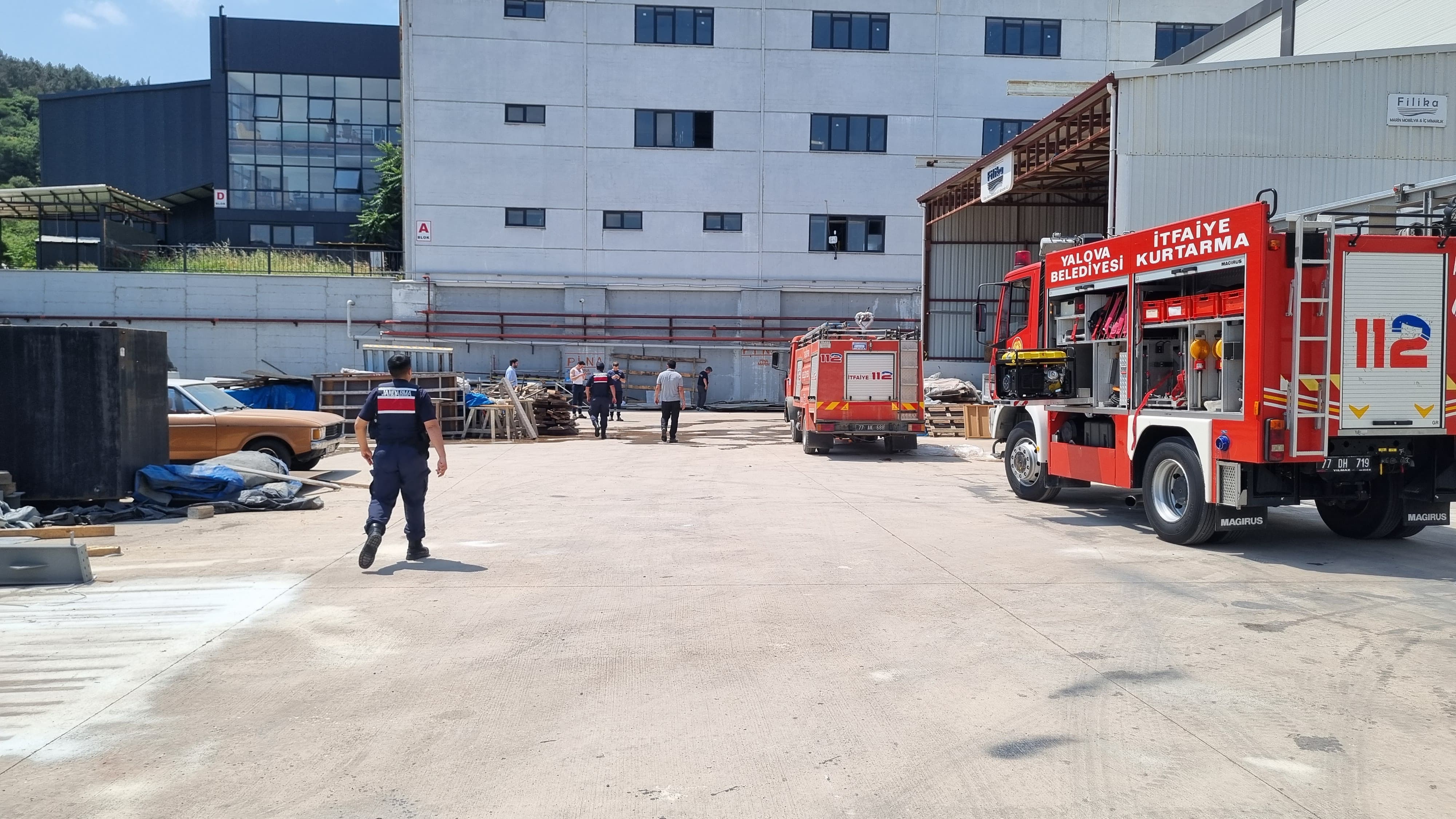 Yalova Afad Taskopru Sanayi Site Metal Yangin Mudahale (3)