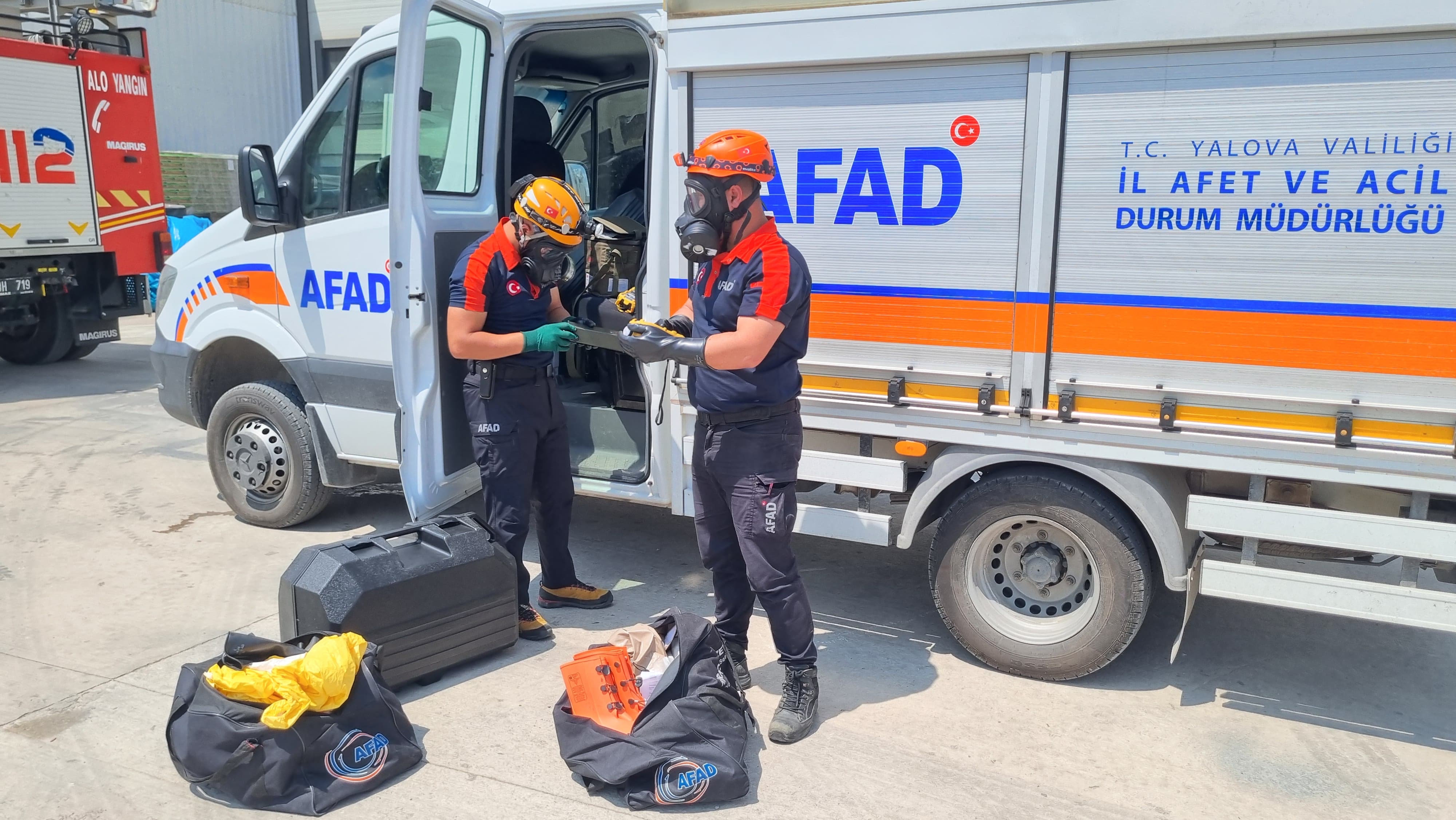 Yalova Afad Taskopru Sanayi Site Metal Yangin Mudahale (4)