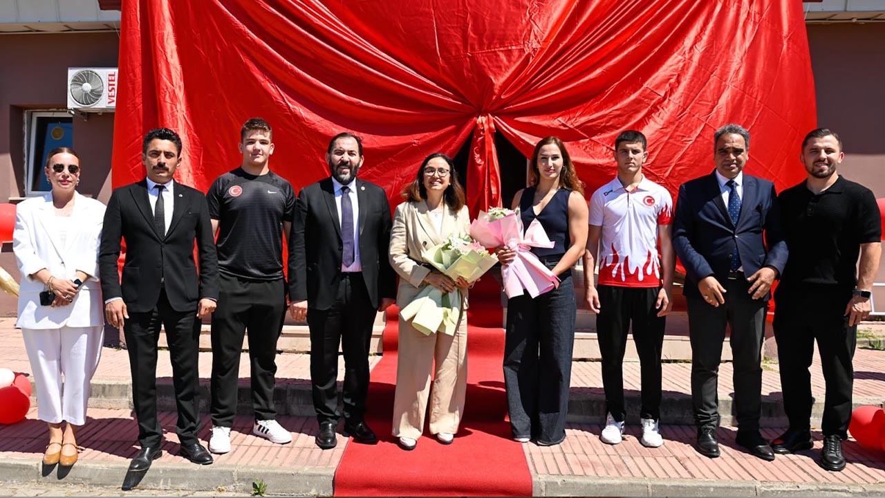 Yalova Cinarcik Genclik Spor Salon Buse Tosun Isim Verilme Toren (1)