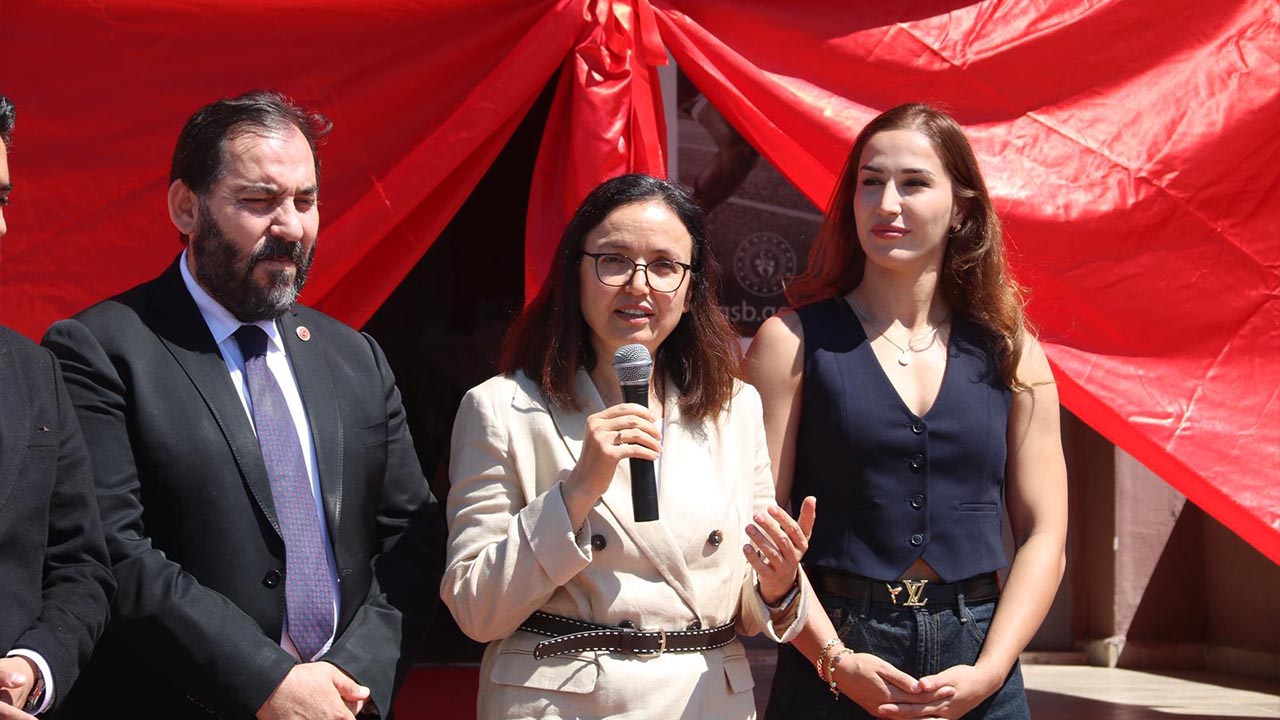 Yalova Cinarcik Genclik Spor Salon Buse Tosun Isim Verilme Toren (3)