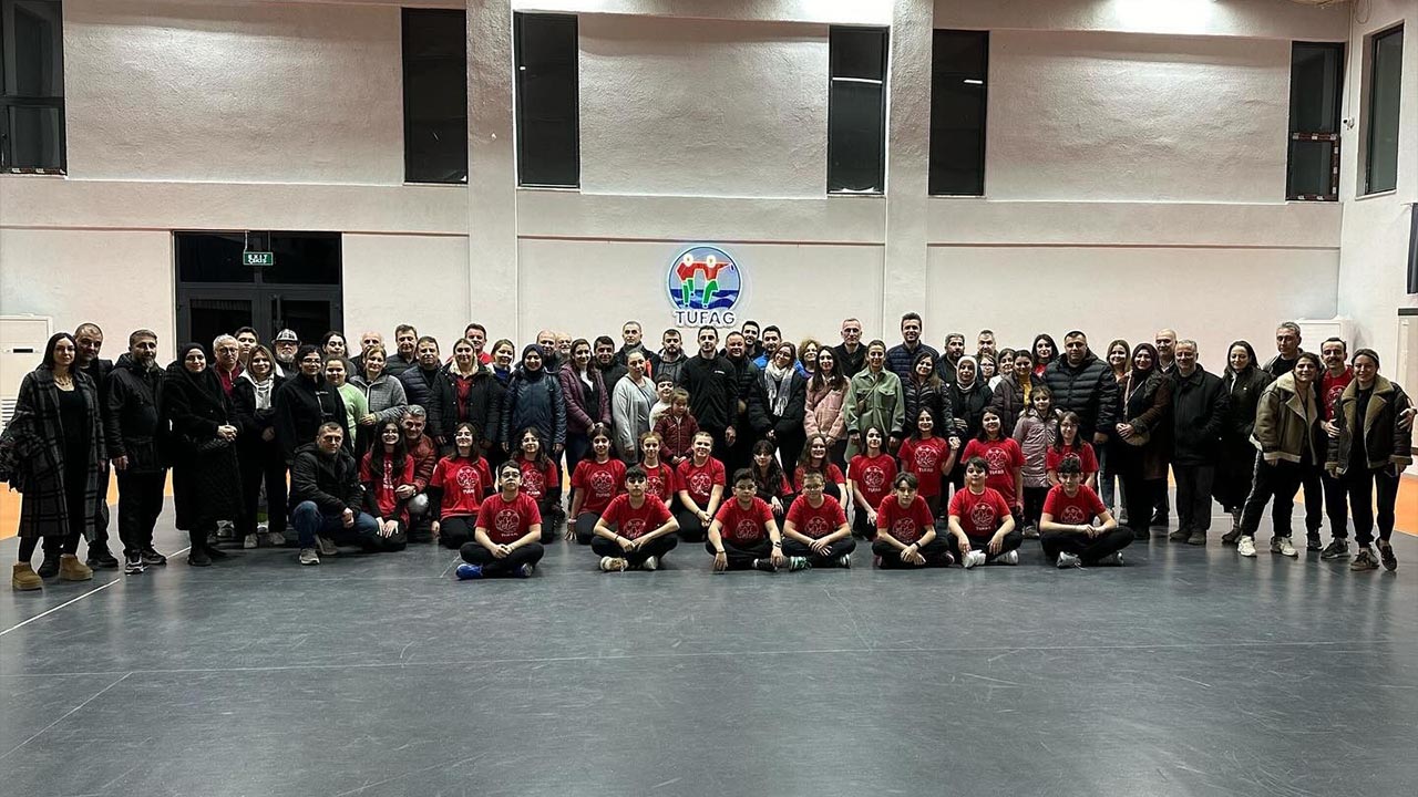 Yalova Tufag Folklor Ozel Gece Gosteri (2)