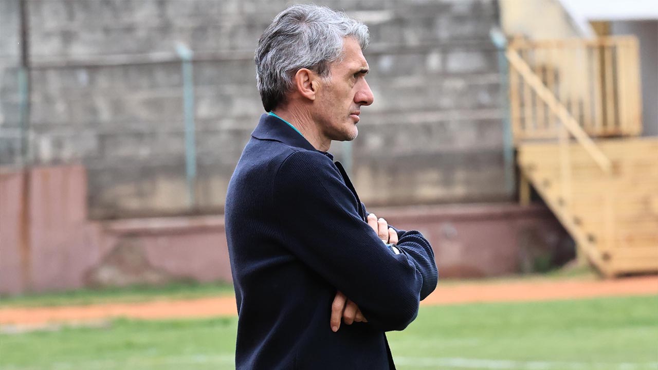 Yesil Yalova Futbol Kulup Fk Sampiyon Teknik Direktor Baskan Ayrilik Spor (2)
