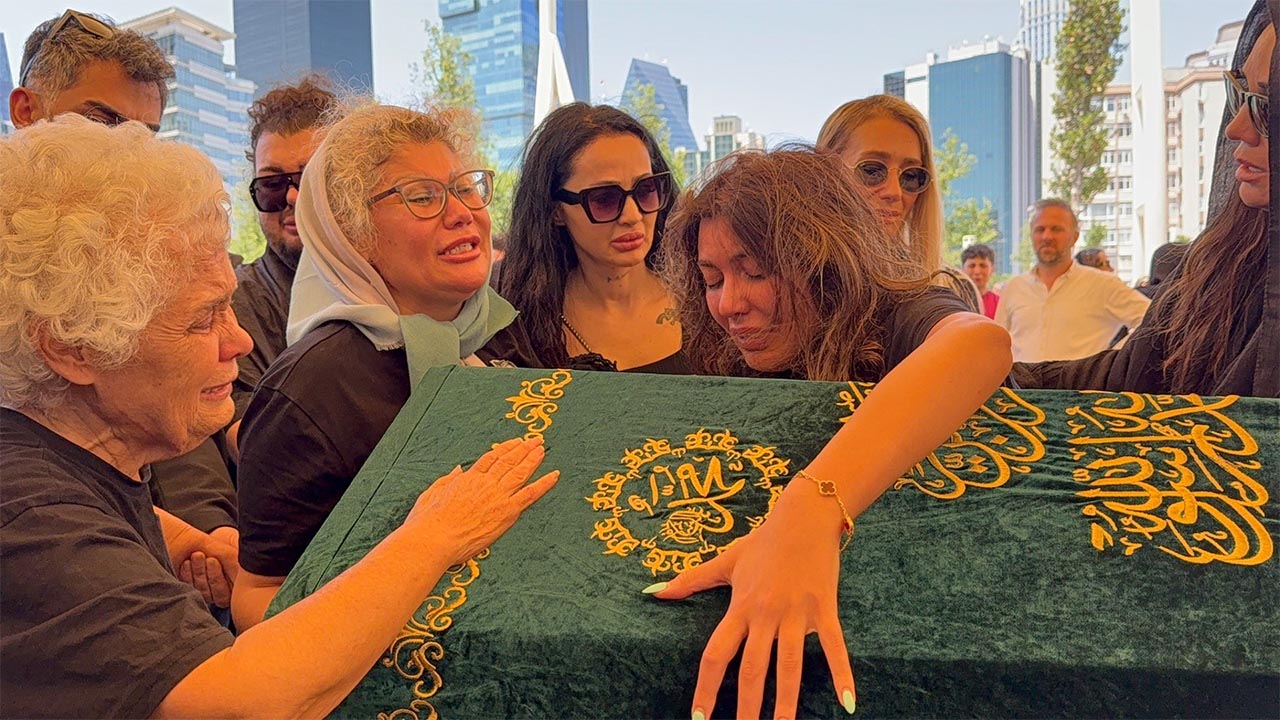 Sosyal Fenomeni Nihal Candan Son Yolculuğuna Uğurlandı (4)