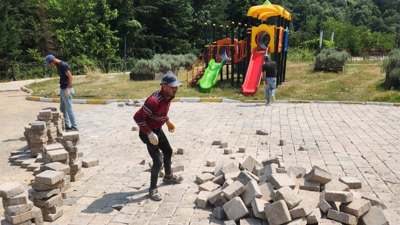 Termal’de Çocuk Parklarına Yaz Bakımı (1)