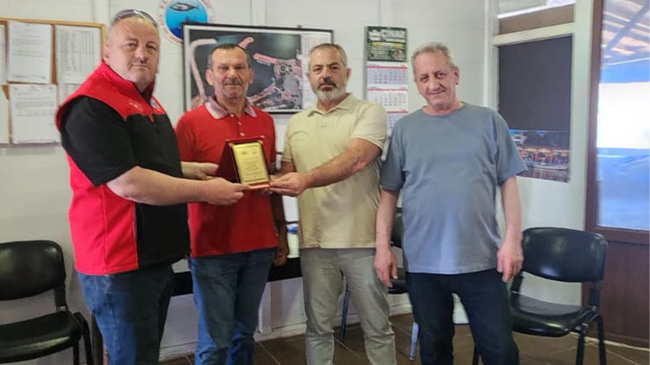 Yalova Merkez Su Urunleri Kooperatif Baskan Gorev Degisim Tesekkur Plaket