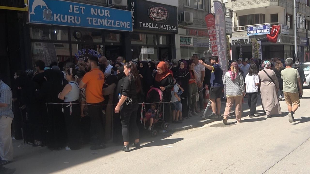 Yalova Züccaciye Oyuncak Ev Gerec Acilis Ucuzluk Izdiham Yogunluk (4)
