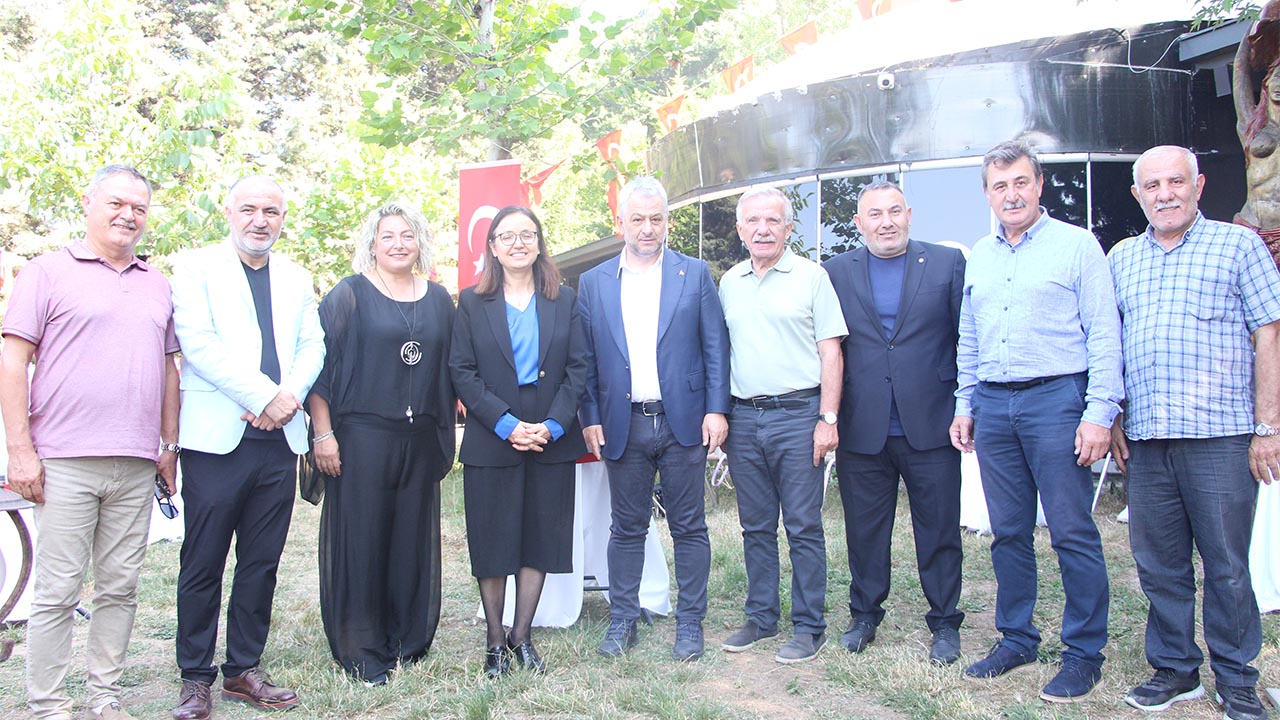 Yalova Agac Heykel Muze Acilis (1)