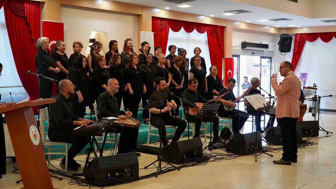 Yalova Altinova Halk Oyunlari Gosteri Yil Sonu (7)