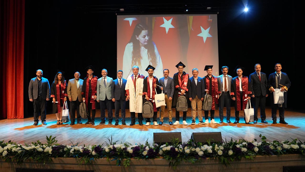 Yalova Altinova Meslek Yuksek Okul Mezuniyet Egitim (4)