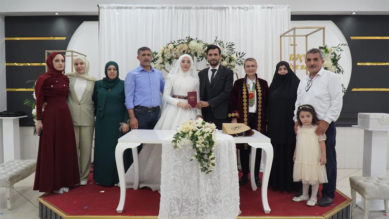 Yalova Altinova Yasemin Fazlaca Nikah Kiydi (3)