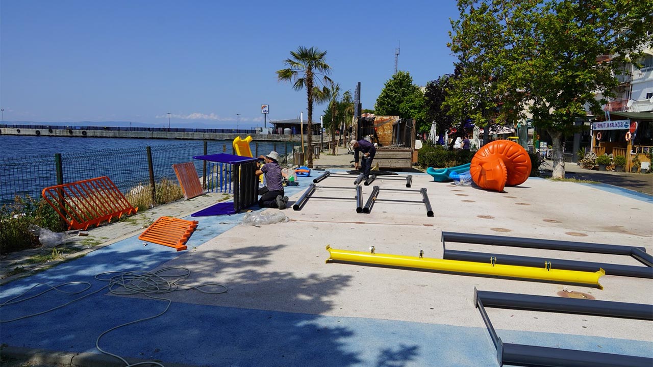 Yalova Armutlu Oyun Alanlari Yenileniyor (2)