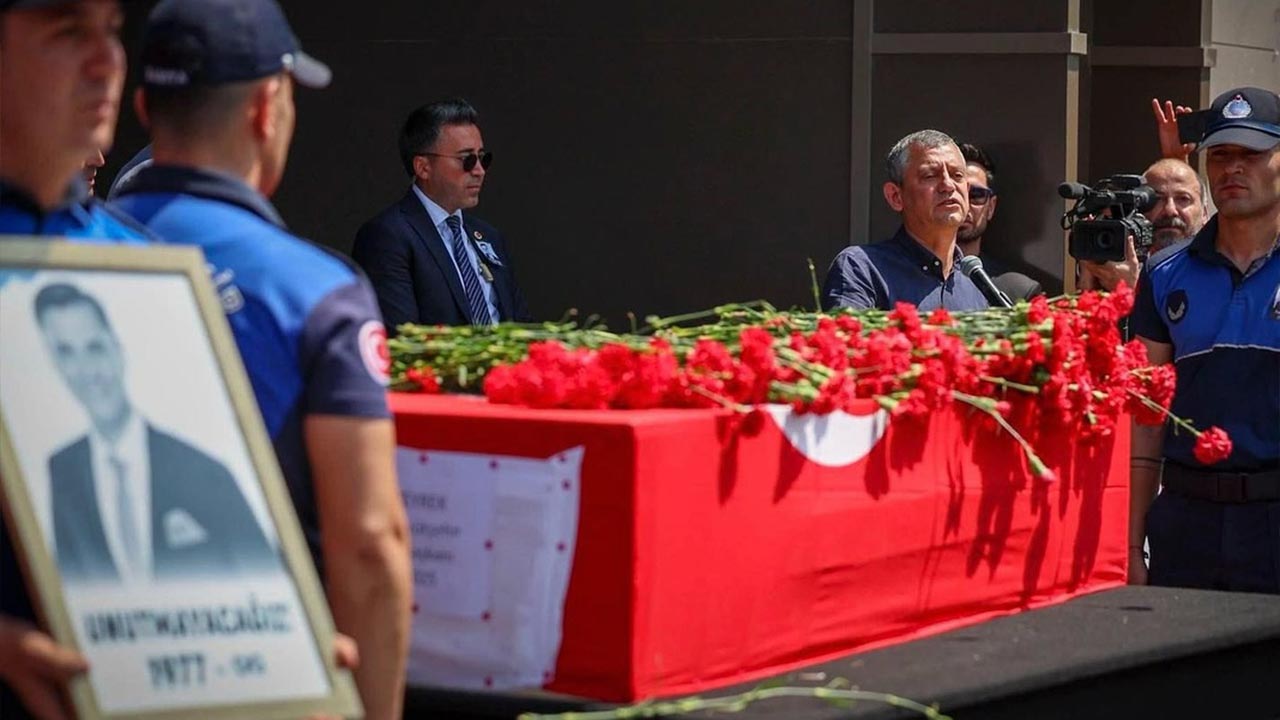 Yalova Belediye Baskan Chp Il Genel Meclis Manisa Ferdi Zeyrek Cenaze (5)
