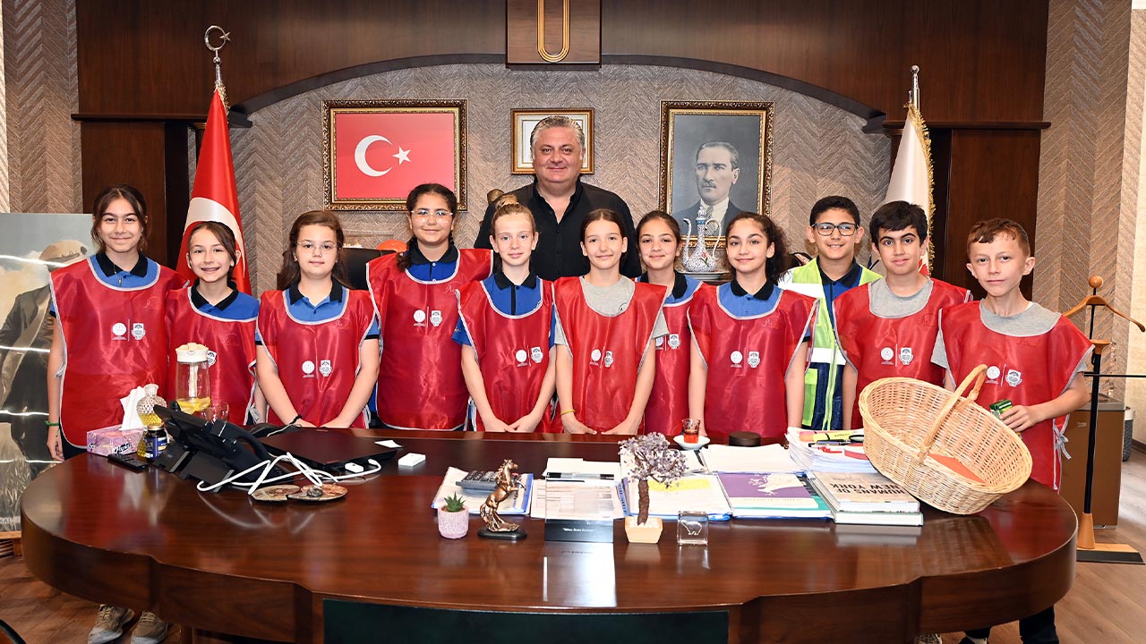 Yalova Belediye Baskan Sokak Hayvan Minik Ogrenciler Elciler Mektup Farkindalik (1)