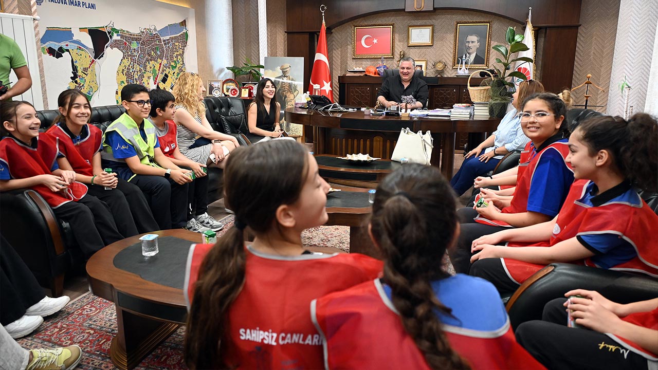 Yalova Belediye Baskan Sokak Hayvan Minik Ogrenciler Elciler Mektup Farkindalik (4)