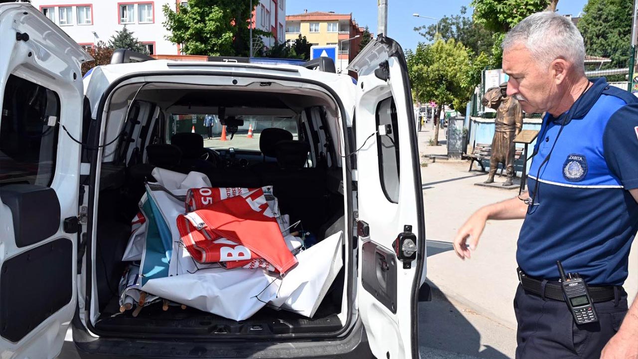 Yalova Belediye Durak Burosur Afis Temizlik (3)