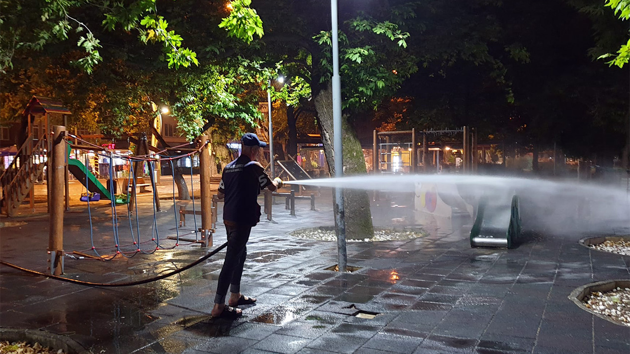 Yalova Belediye Il Genel Gece Temizlik Yikama Calisma (3)